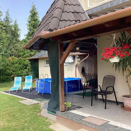 度假居 Sueti Nyaralo