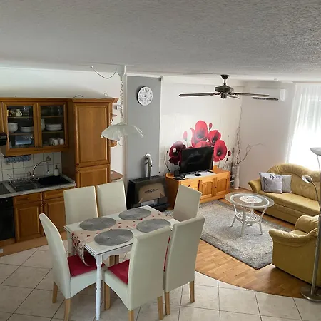 度假居 Sueti Nyaralo Balatonmáriafürdő